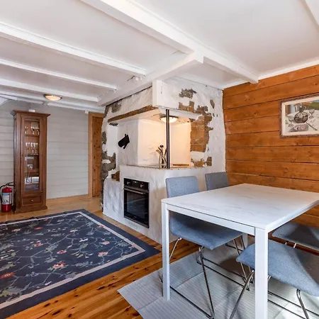 Historical In The Heart Of The Old Town Apartament