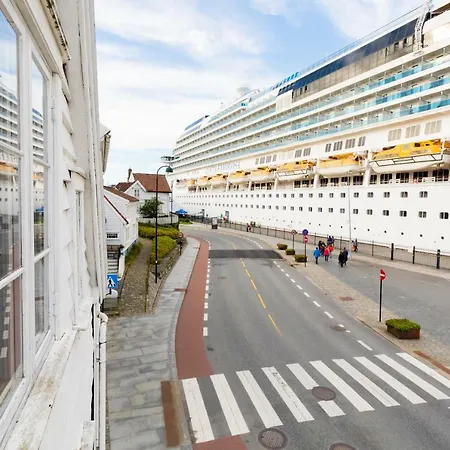 Historical In The Heart Of The Old Town *