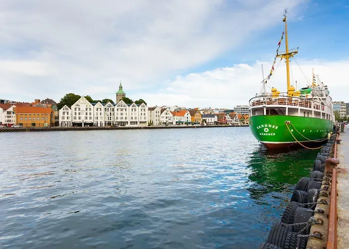 Historical In The Heart Of The Old Town Stavanger